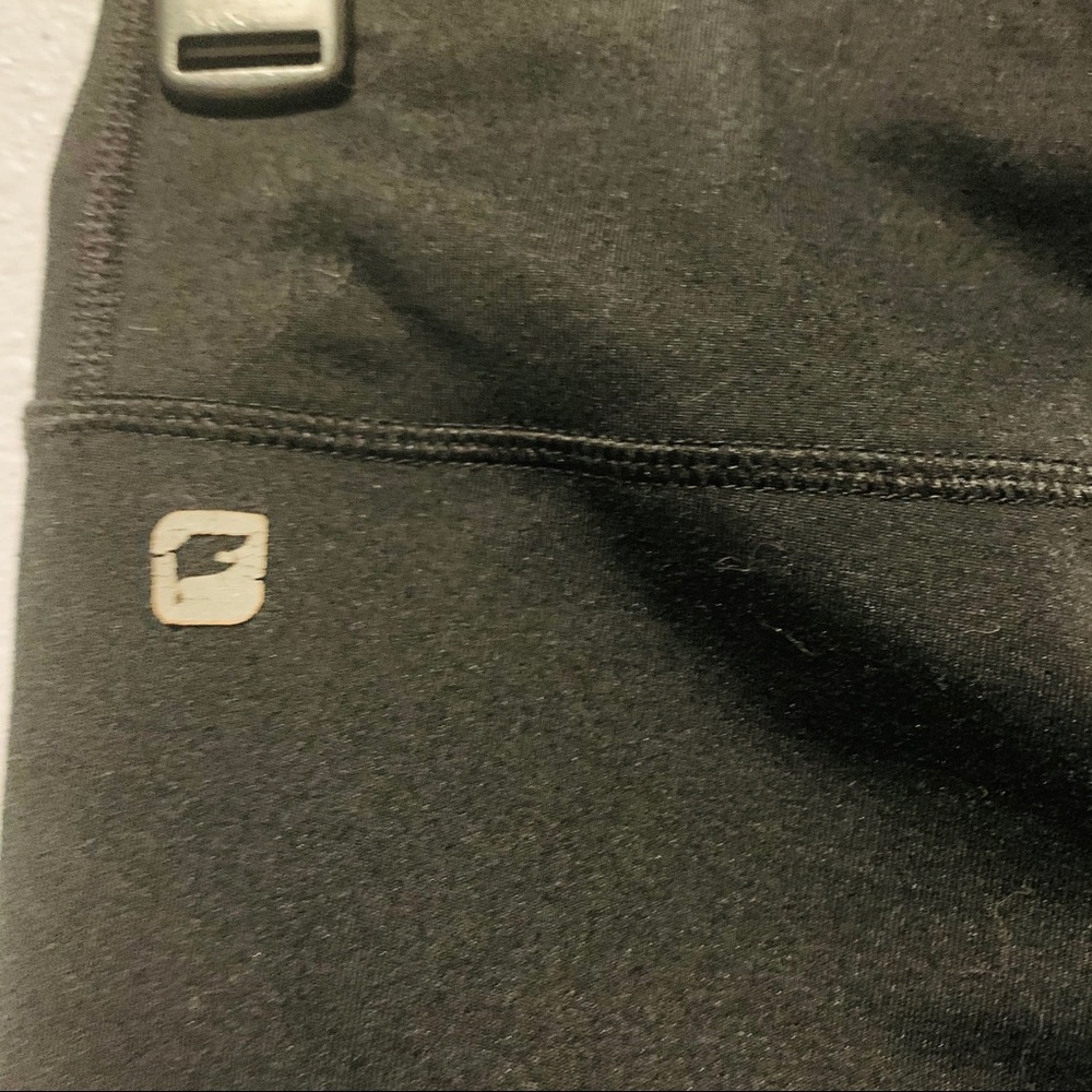 ⭐️ FABLETICS Black Crop Workout Pants - Picture 3 of 6